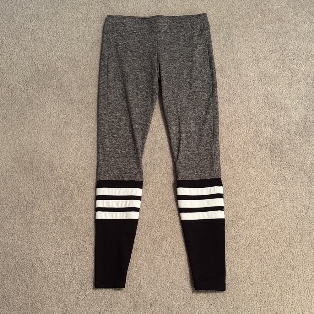 Bombshell Sportswear Vintage Gray and Black Leggings Small